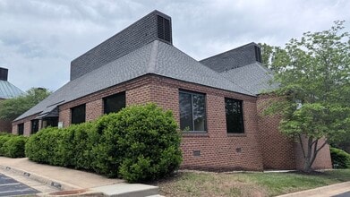 1415 Sachem Pl, Charlottesville, VA for lease Interior Photo- Image 2 of 15