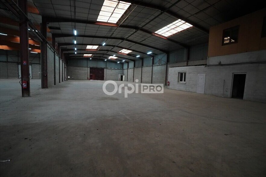 Local d'activités dans Quetigny à vendre - Photo du bâtiment - Image 3 de 7
