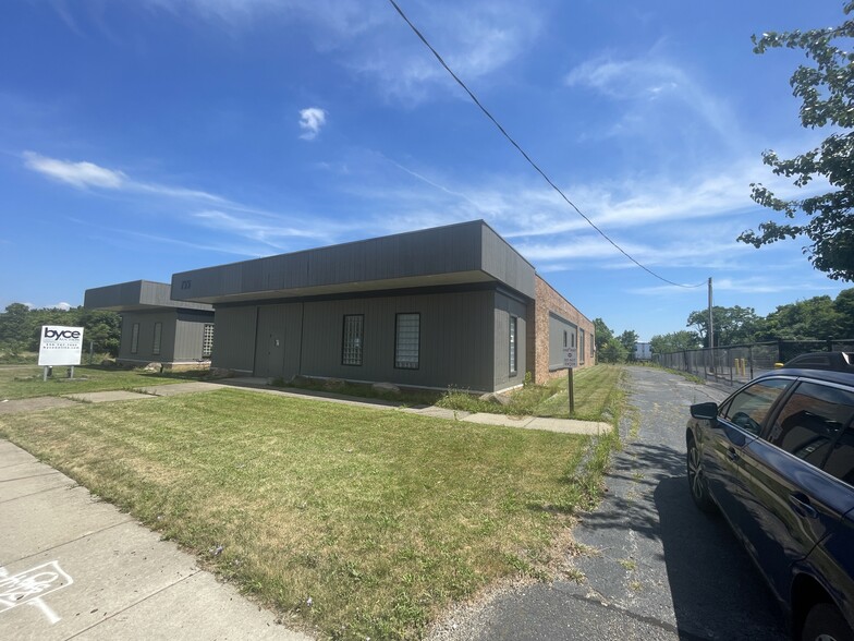 755 Wick Ave, Youngstown, OH for sale - Building Photo - Image 3 of 36