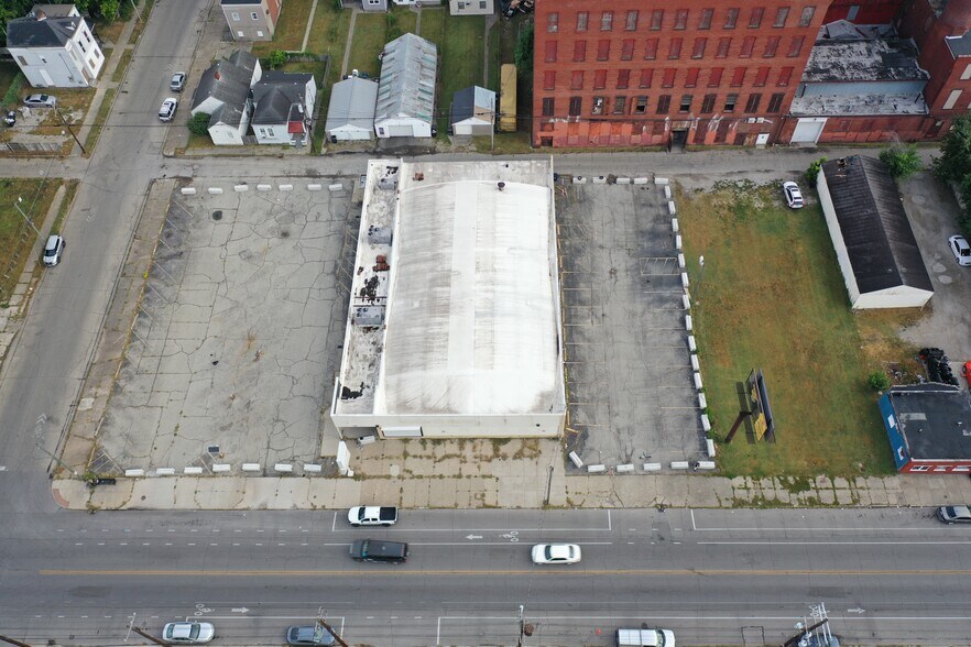 2421 W Market St, Louisville, KY à vendre - Photo du bâtiment - Image 2 de 22
