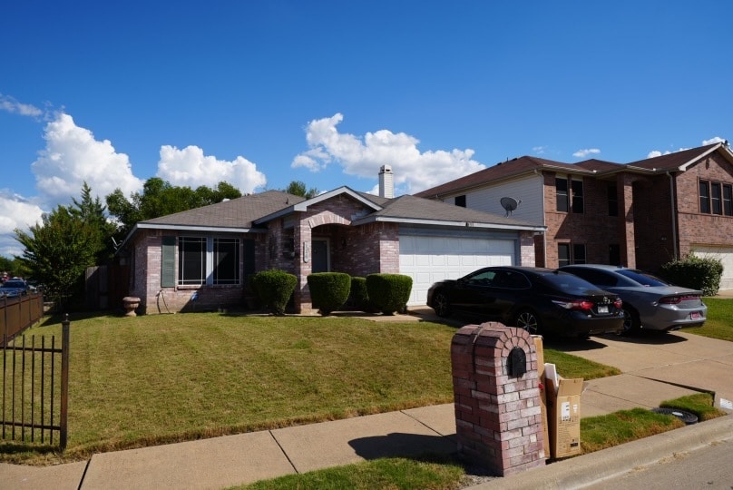 928 Chelsea Dr, Mesquite, TX for sale - Building Photo - Image 2 of 10