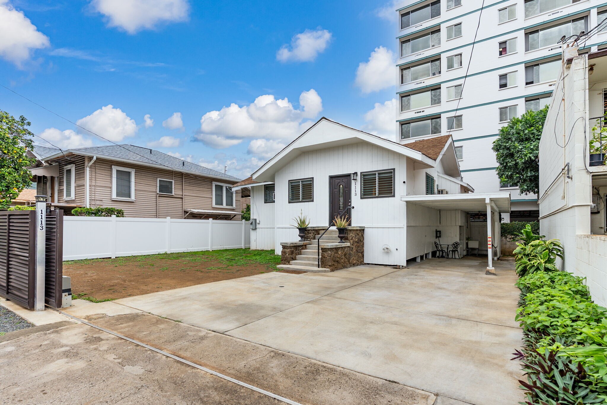 1113 Villa Ln, Honolulu, HI à vendre Photo du bâtiment- Image 1 de 24