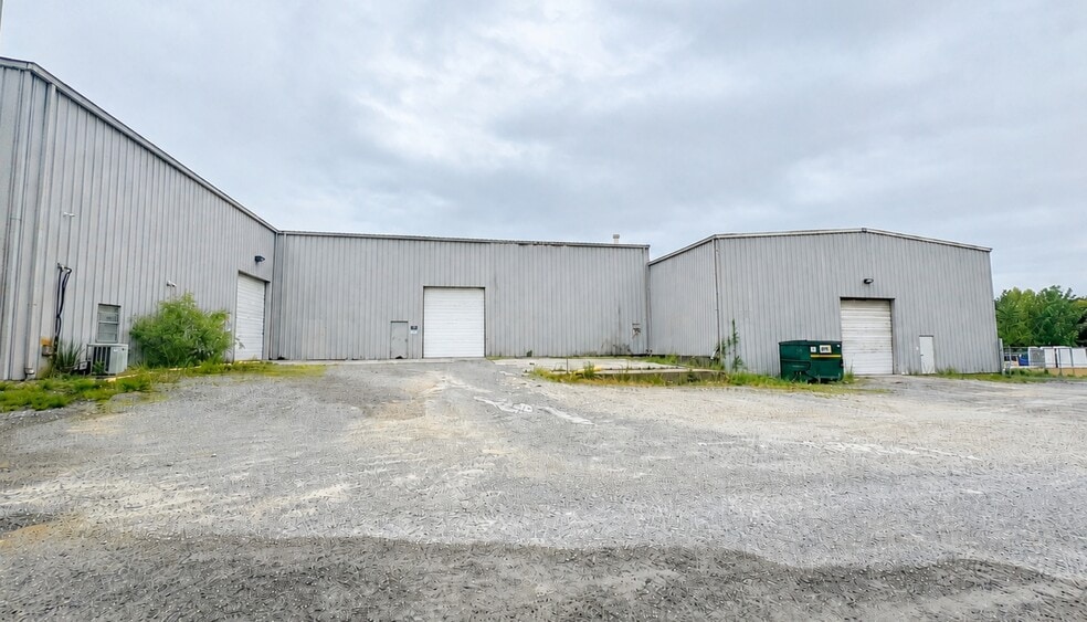 8324 Eagle Dr, Mechanicsville, VA for sale - Building Photo - Image 2 of 9