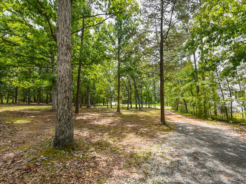 128 Stella Ct, Morrisville, NC à vendre - Photo du bâtiment - Image 2 de 7