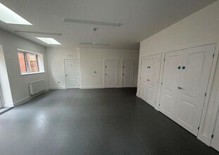 98 Willingale Rd, Loughton à louer Photo intérieure- Image 1 de 3