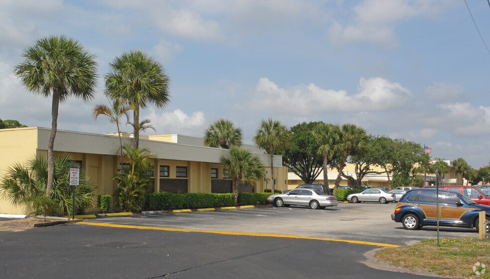 2530 W Oakland Park Blvd, Oakland Park, FL à vendre - Photo principale - Image 1 de 1