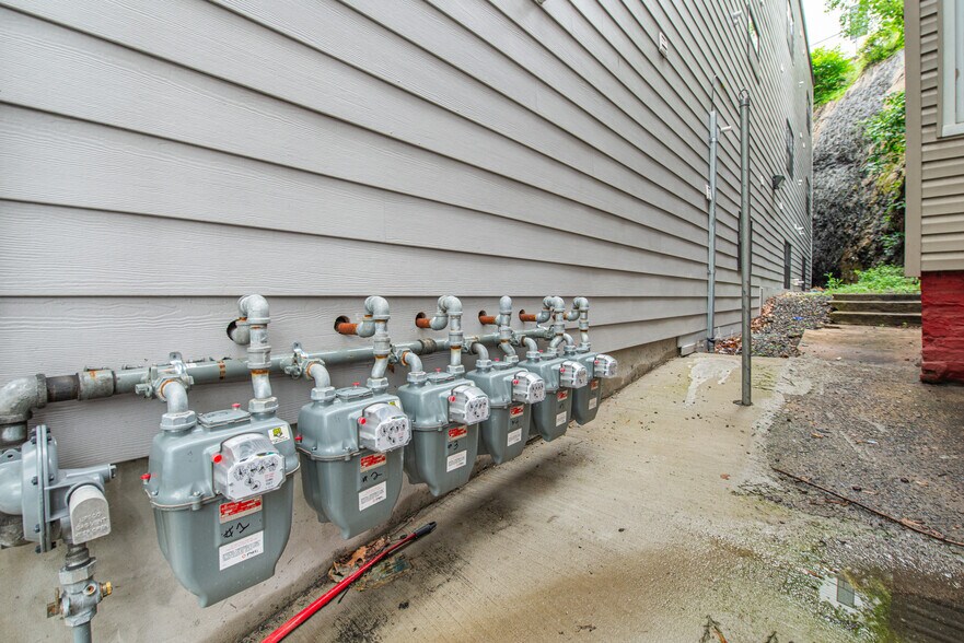 191 Broadway, Paterson, NJ à vendre - Photo du bâtiment - Image 2 de 8