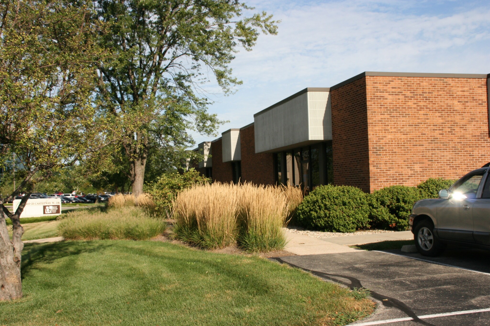 6410-6420 Castleway Dr, Indianapolis, IN à louer Photo du bâtiment- Image 1 de 4