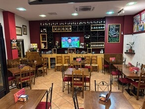 Retail in Madrid, Madrid for lease Interior Photo- Image 2 of 8