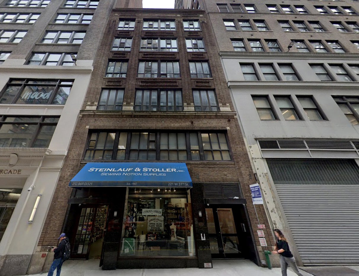 221 W 37th St, New York, NY for lease Primary Photo- Image 1 of 4
