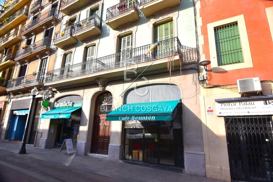 Immeuble residentiel dans Barcelone, Barcelona à vendre - Photo du bâtiment - Image 3 de 3