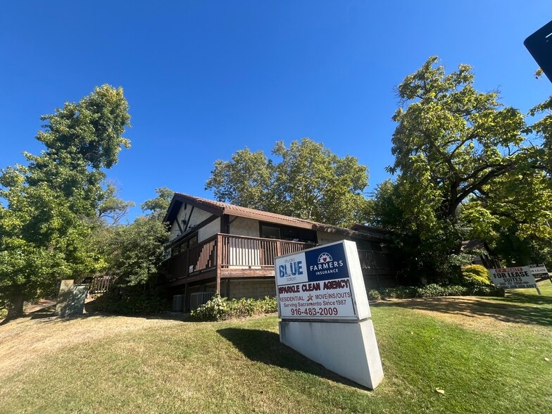 7932 Sunset Ave, Fair Oaks, CA à louer - Photo du bâtiment - Image 2 de 11