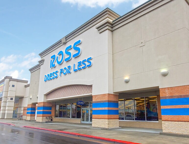 15256-15268 Crossroads Pky, Gulfport, MS for lease - Building Photo - Image 2 of 11