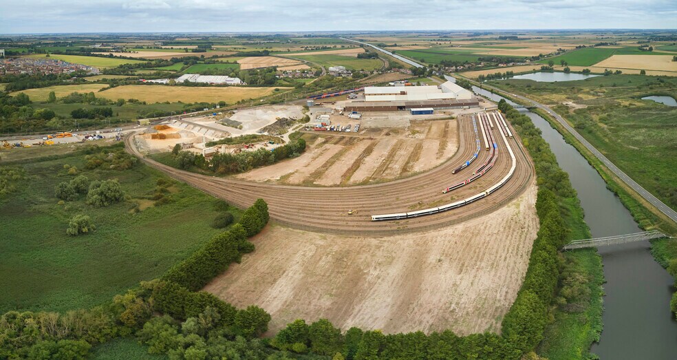 Adelaide Park, Road and Rail Distribution Cen, Ely à louer - Aérien - Image 2 de 10