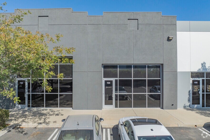 280 E Larch Rd, Tracy, CA à louer - Photo du bâtiment - Image 2 de 14