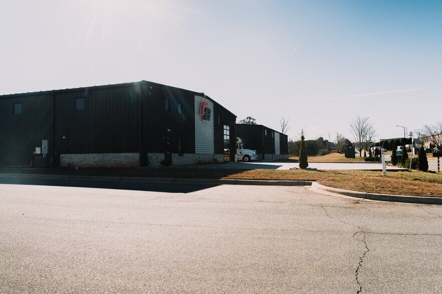 5854 Balsom Ridge Rd, Denver, NC for sale - Building Photo - Image 2 of 37