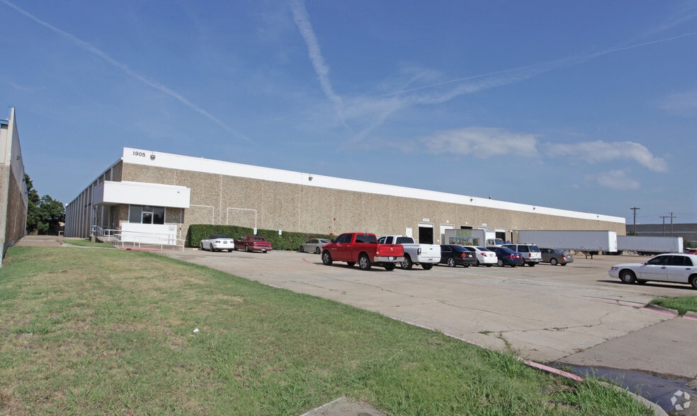1905 110th St, Grand Prairie, TX for lease - Building Photo - Image 3 of 15