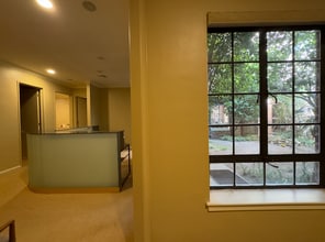 1033 Gayley Ave, Los Angeles, CA for lease Interior Photo- Image 2 of 7