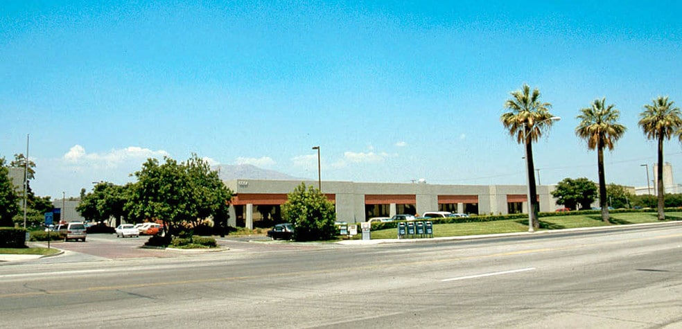 1020 Iowa Ave, Riverside, CA for sale - Building Photo - Image 2 of 8