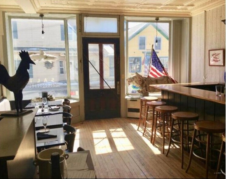 64 Main St, Vinalhaven, ME à louer - Photo du bâtiment - Image 2 de 16