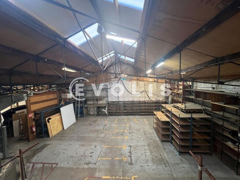 Flex in Nogent Sur Marne for lease - Interior Photo - Image 3 of 6
