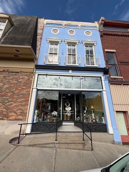 128 S Main St, Harrodsburg, KY for sale - Building Photo - Image 2 of 12