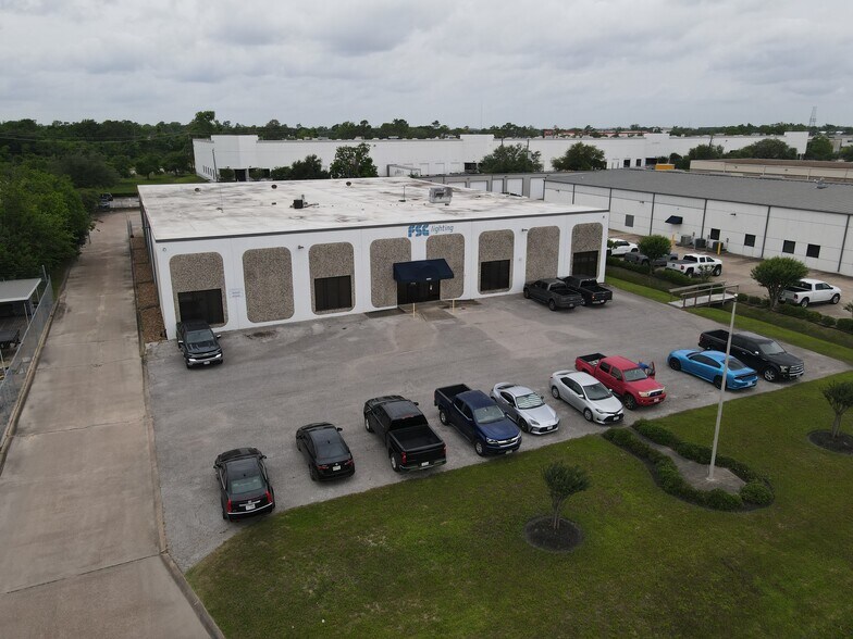 5091 Steadmont Dr, Houston, TX à vendre - Photo du bâtiment - Image 1 de 4