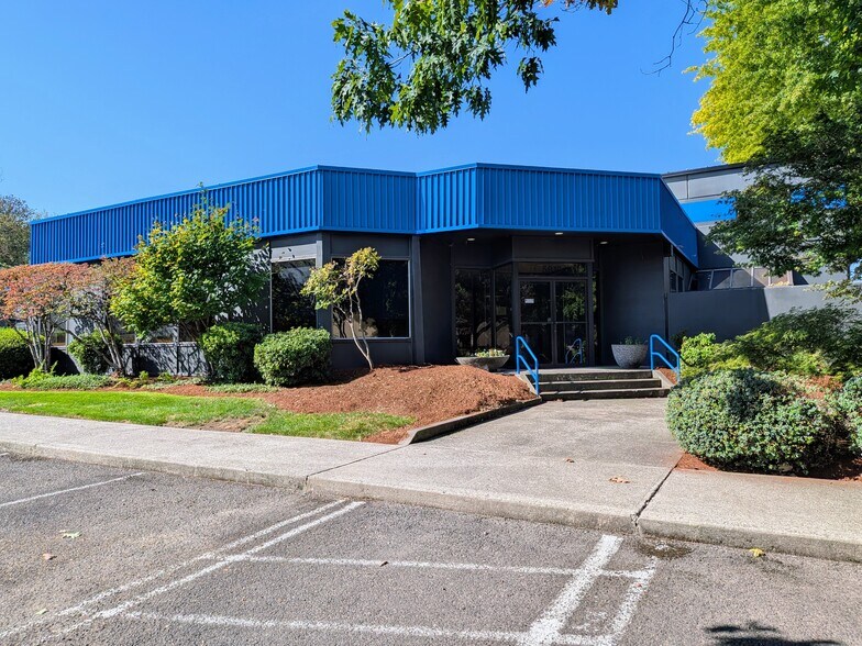 5810 NE Skyport Way, Portland, OR à vendre - Photo du bâtiment - Image 2 de 8