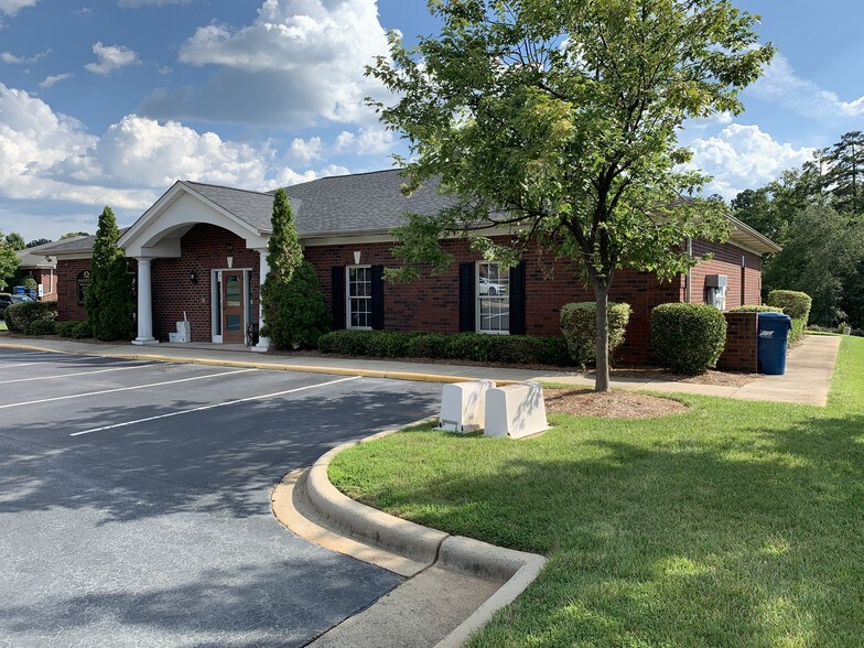 3030 Senna Dr, Matthews, NC for lease - Building Photo - Image 2 of 12