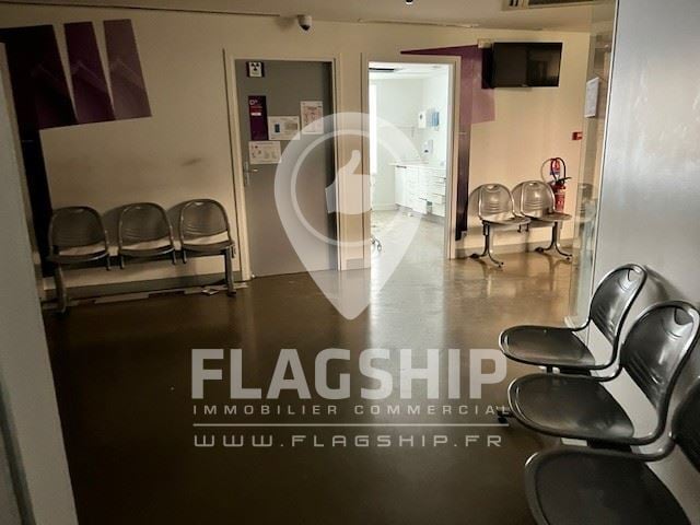 Retail in Montreuil for sale - Building Photo - Image 2 of 8