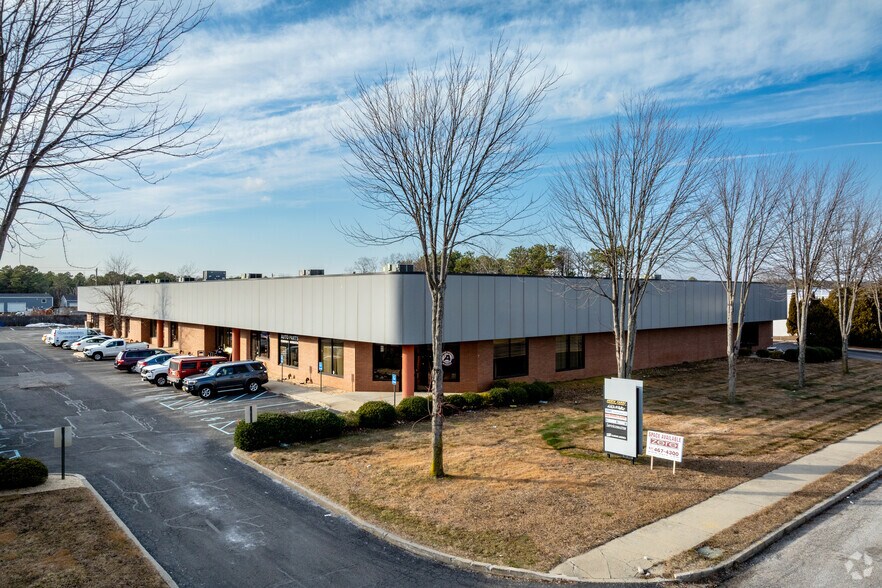 22 Industrial Blvd, Medford, NY à louer - Photo principale - Image 1 de 4