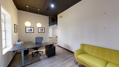 1605 E Plaza Dr, Tallahassee, FL à louer Numérisation 3D de Matterport- Image 1 de 13