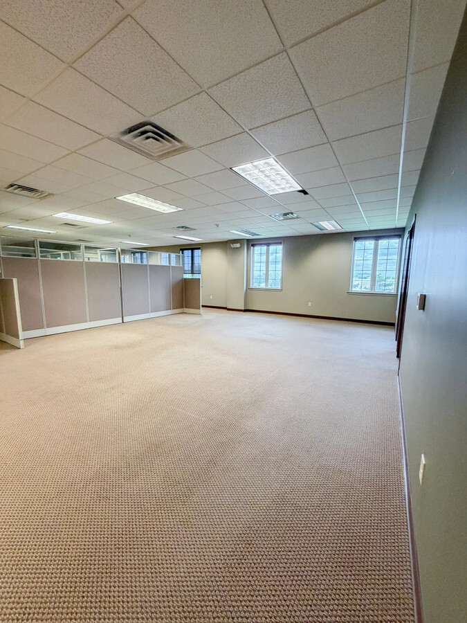 5925 Stevenson Ave, Harrisburg, PA 17112 - Unité E & G - - Photo intérieure - Image 1 of 8