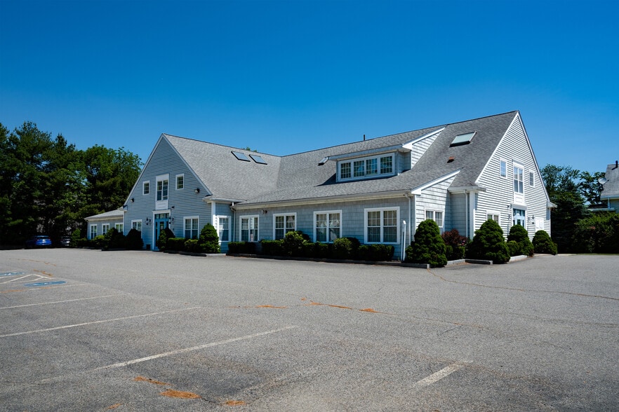 7 Christy Dr, Brockton, MA à vendre - Photo du bâtiment - Image 2 de 51