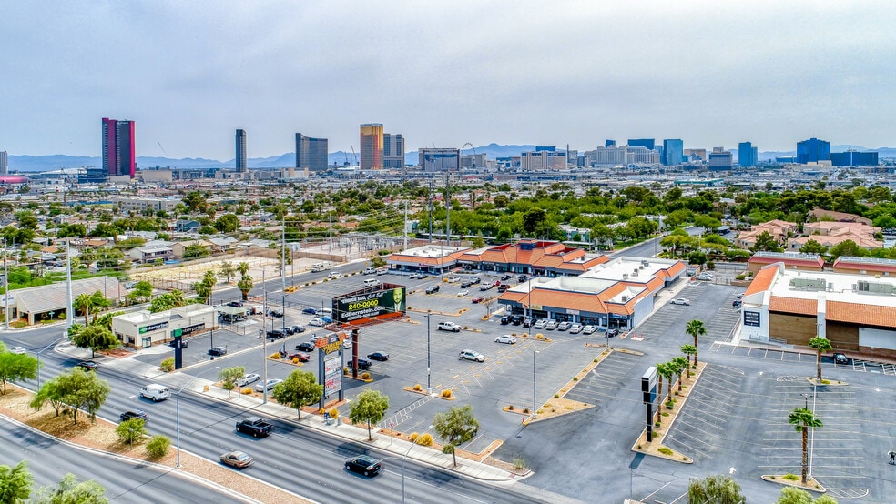 3441 W Sahara Ave, Las Vegas, NV à louer - Aérien - Image 3 de 8