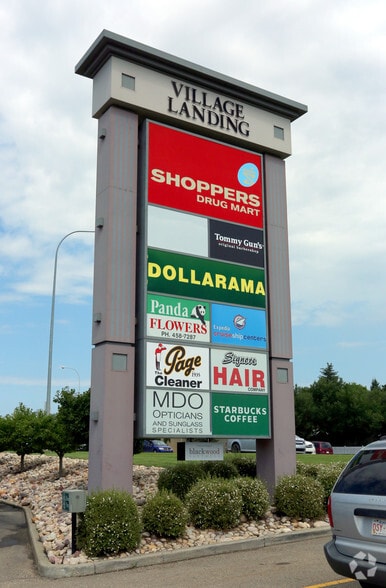 140 St Albert Trl, St. Albert, AB à louer - Photo du bâtiment - Image 2 de 5