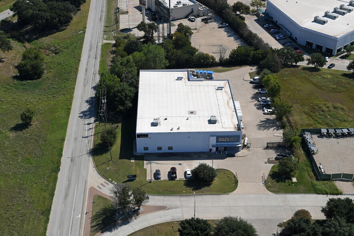 4924 Cambridge Rd, Fort Worth, TX for lease Interior Photo- Image 1 of 12