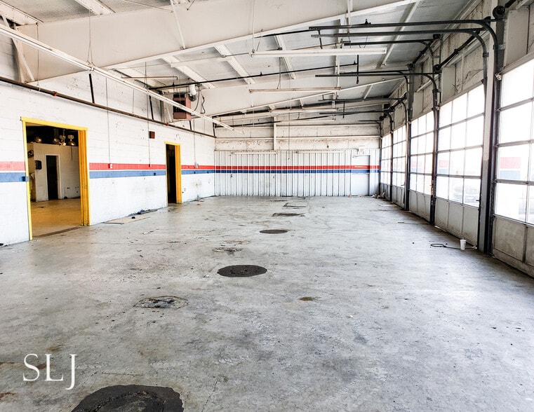 3317 Inwood Rd, Dallas, TX for lease - Interior Photo - Image 3 of 41