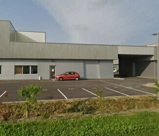 Plus de détails pour Local d'activités à louer