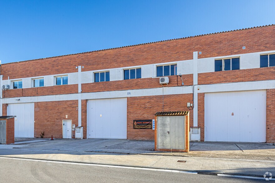 18 Carrer Marie Curie, Sant Esteve Sesrovires, Barcelona à vendre - Photo du bâtiment - Image 2 de 3