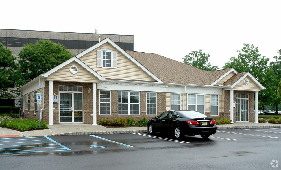 5-6 Wills Way, Piscataway, NJ for sale - Primary Photo - Image 1 of 5