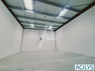 Plus de détails pour Local d'activités à louer