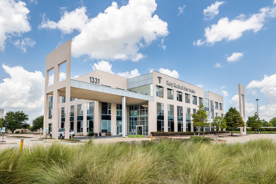 1331 W Grand Pky N, Katy, TX à louer - Photo du bâtiment - Image 1 de 11
