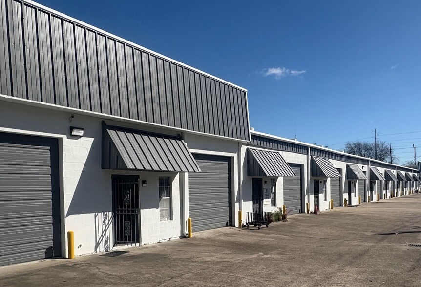 2403 Naomi St, Houston, TX for sale - Building Photo - Image 2 of 3