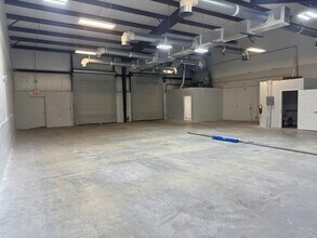 9556 Historic Kings Rd S, Jacksonville, FL for lease Interior Photo- Image 2 of 4