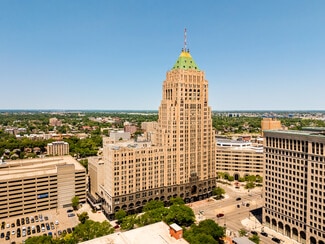 Plus de détails pour 3011 W Grand Blvd, Detroit, MI - Commerce de détail à louer