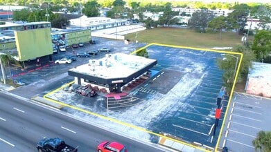 3090 34th St N, Saint Petersburg, FL à louer Photo du bâtiment- Image 1 de 25