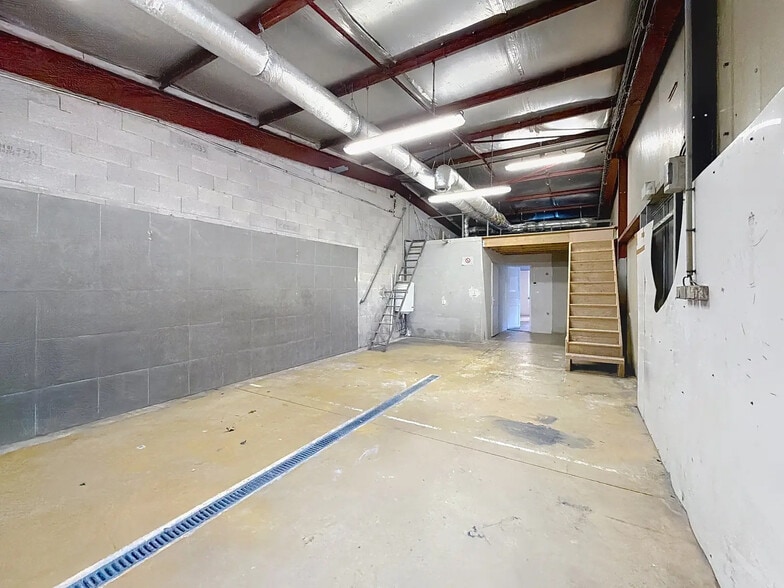 60 Boulevard De L'Europe, Vitrolles for lease - Interior Photo - Image 2 of 5