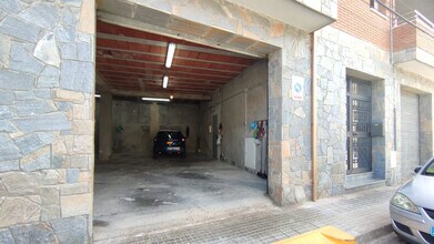 Retail in Rubí, Barcelona for lease Interior Photo- Image 2 of 5