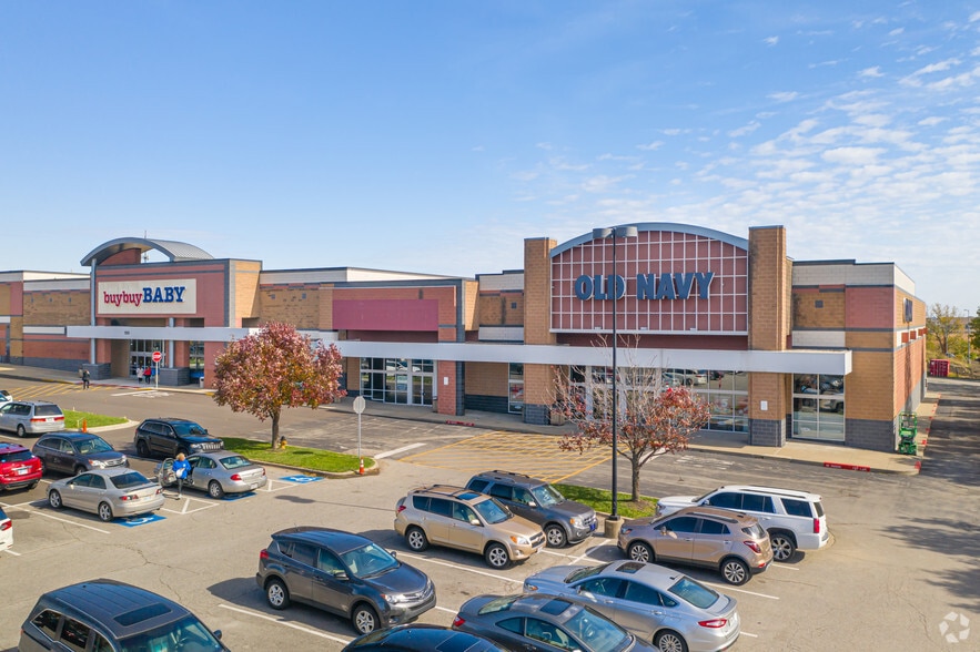 12035 Metcalf Ave, Overland Park, KS for lease - Primary Photo - Image 2 of 9